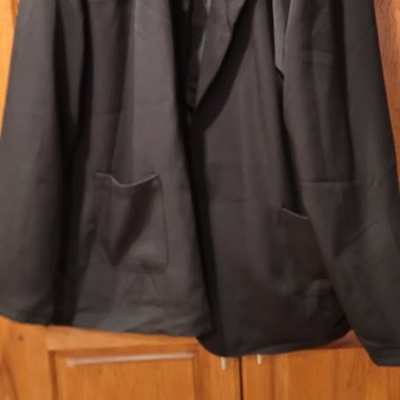 Wuztain Long Sleeve Blazerv - Picture 3 of 3